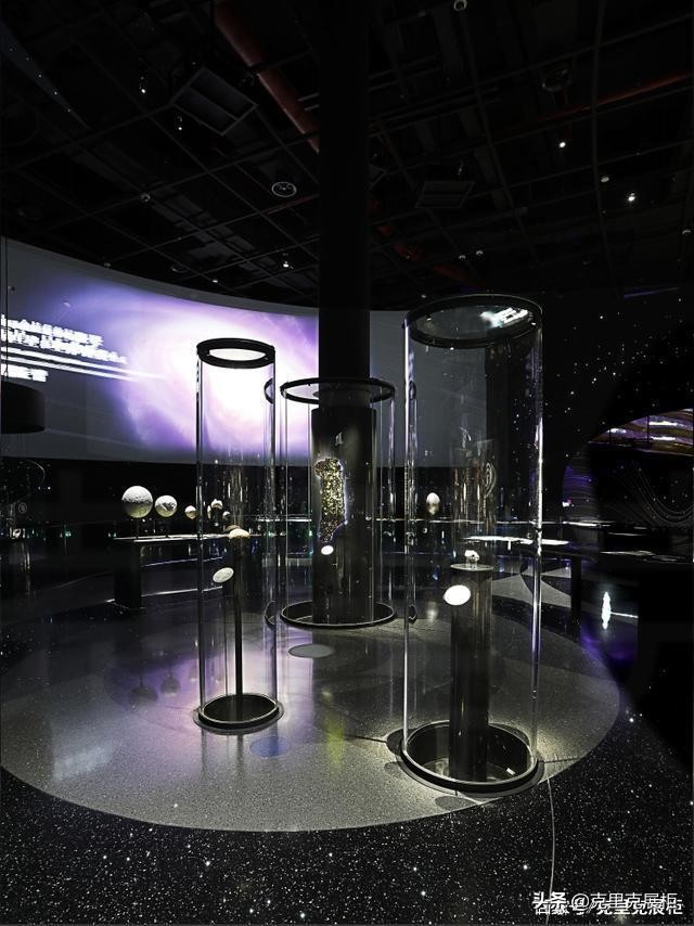 上海美术博物馆展柜厂家去哪找,上海博物馆展柜定做去哪找