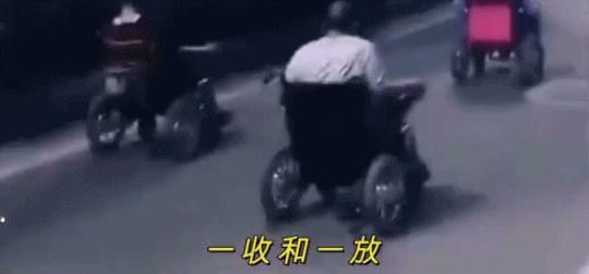 别人飙车一路火花带闪电,别人赛道飙车