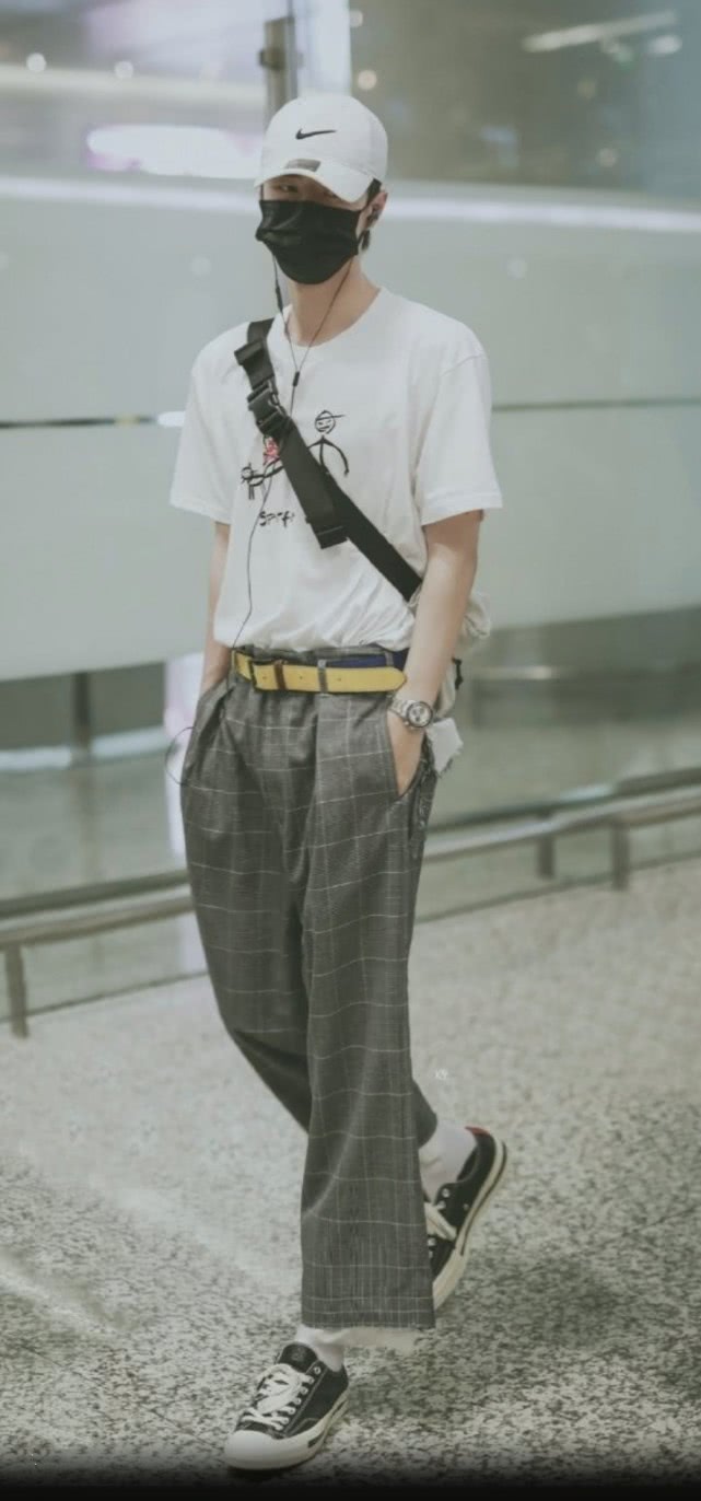nike王一博穿搭,王一博nike加小香风穿搭