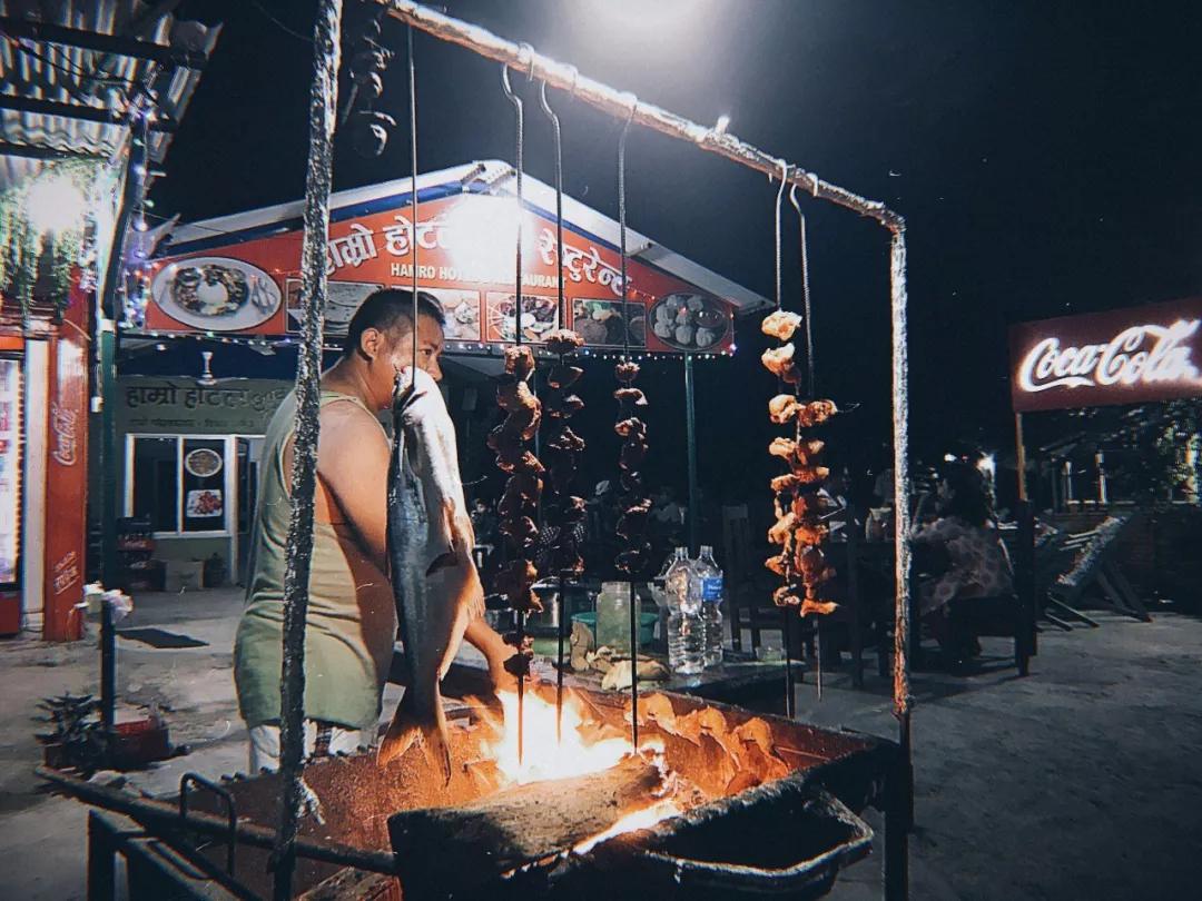 这个微笑国度,见人就夸漂亮,300元就能在天空滑翔