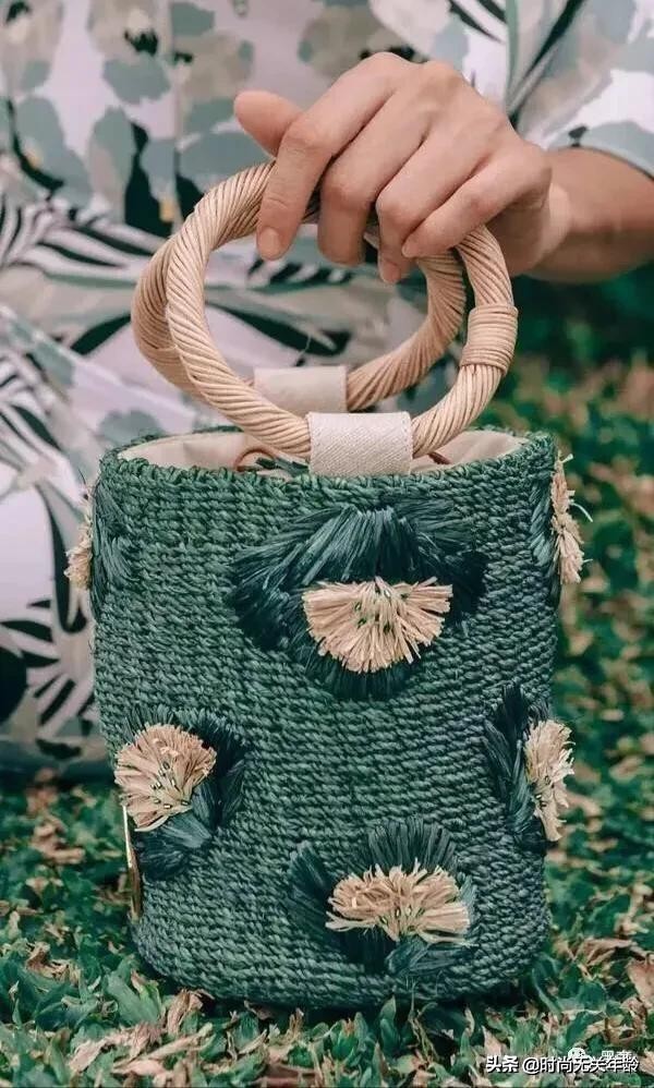 夏季百搭草编包,夏天的包界大咖草编包包