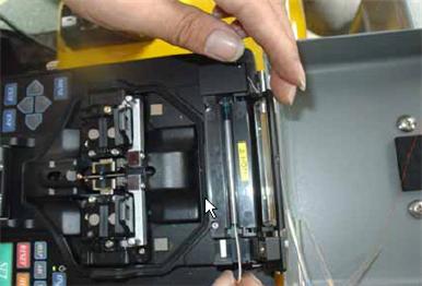 光纤熔接一天能熔多少,接续盒的光纤熔接视频