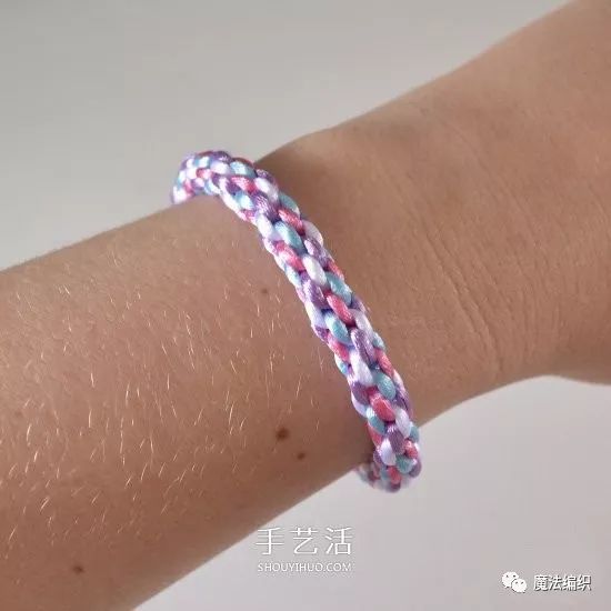 四股绳如何编织好看的手链,用编织绳怎样编手链简单