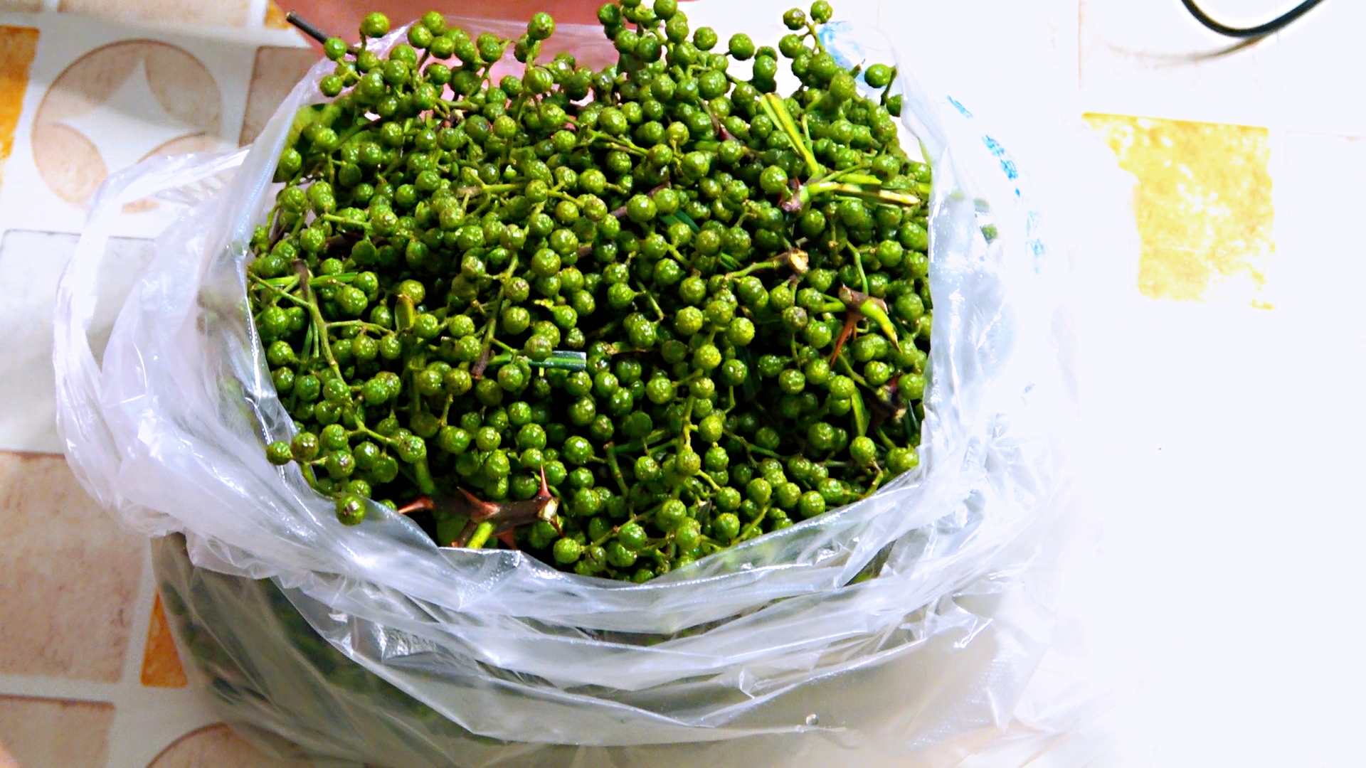 1斤花椒2斤菜籽油能熬多少花椒油,用红花椒油和青花椒怎么做花椒油