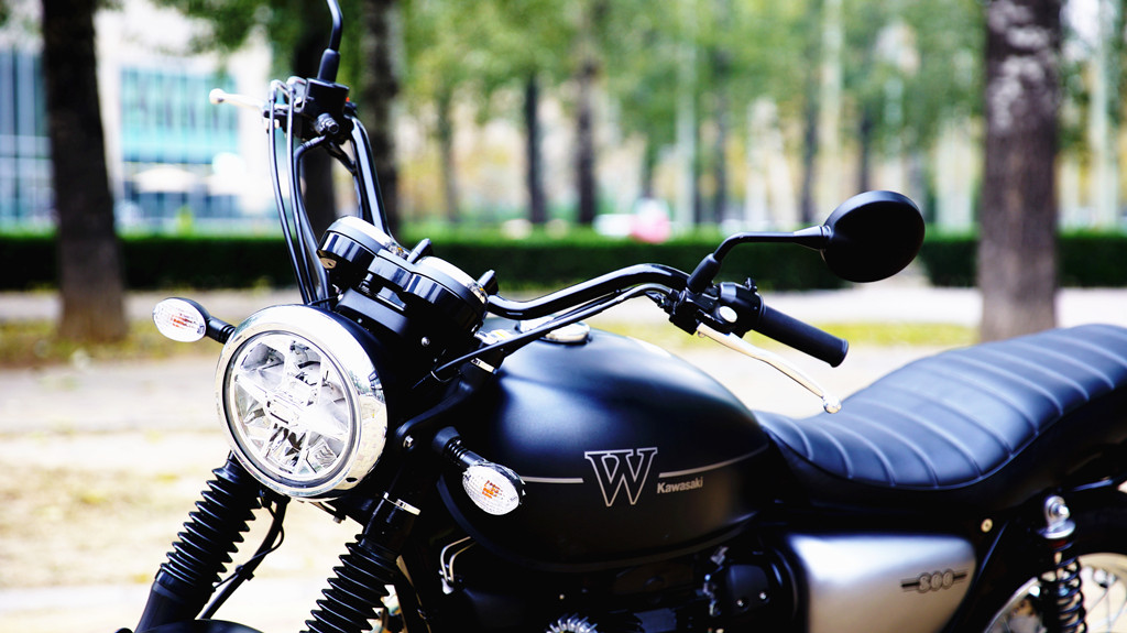 川崎z900rs与w800对比,川崎w800深度评测