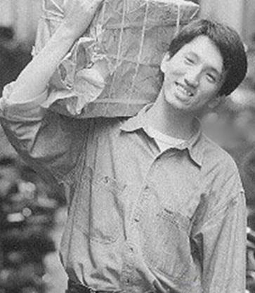 专辑张张大卖，事业一路高歌，这是我们忘掉他风流史的理由？