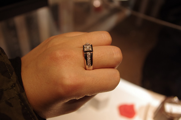 男士戒指的正确戴法中国传统说法,男性戒指的戴法有什么讲究