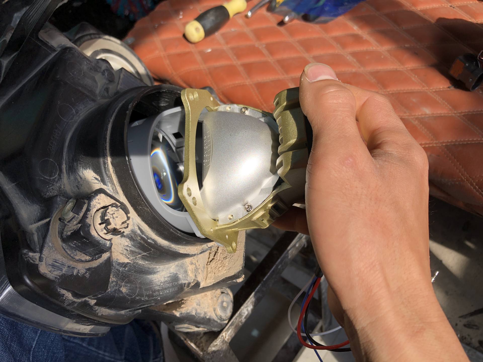 指南者改装自动大灯教程,指南者怎样自己更换车灯