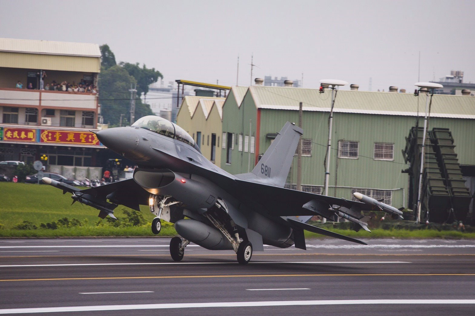 f16v战机最新改进型,韩国空军f-16战斗机多少架