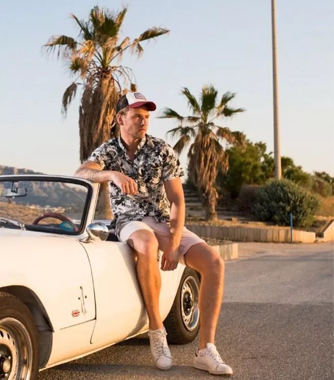 夏威夷衬衫搭配夏日,夏威夷衬衫夏日风