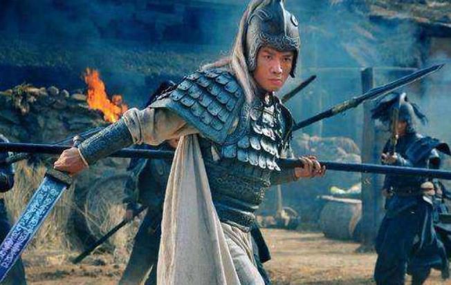 为什么吕布投降了曹操却仍被杀了,吕布为什么被曹操给斩了