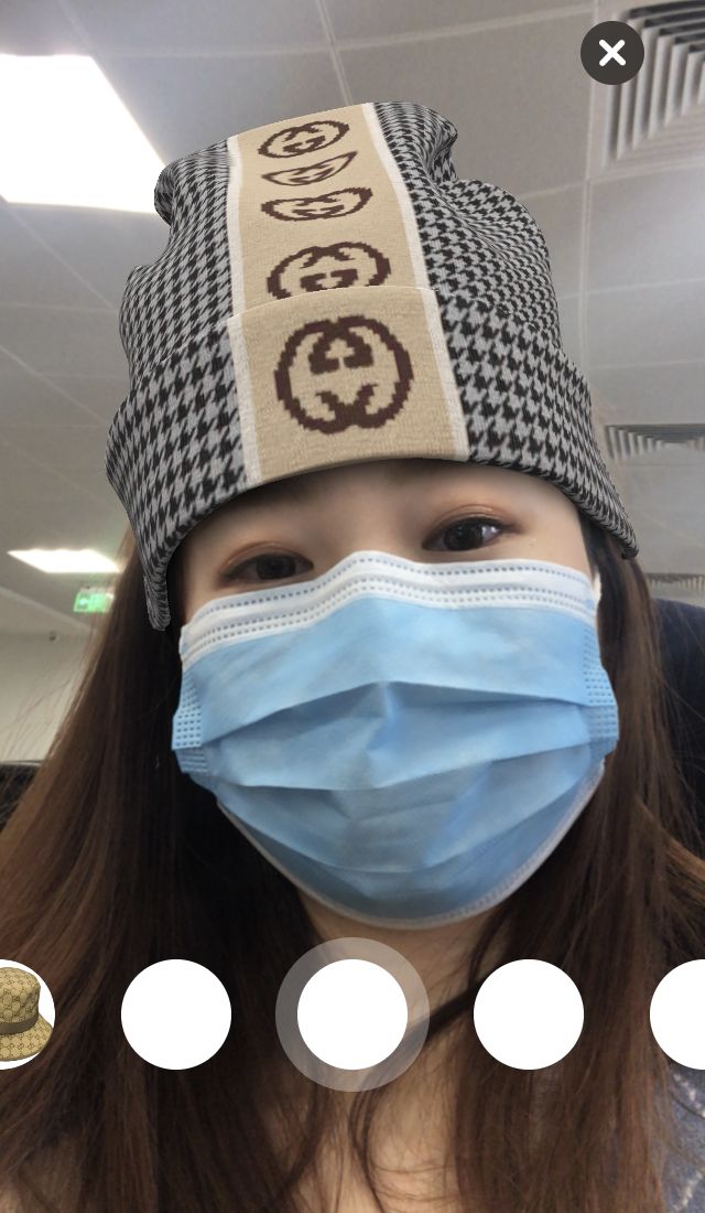 好久不逛实体店了出来试衣服,不去实体店试衣服