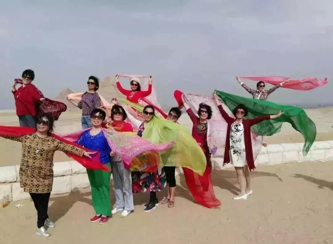 五一小长假怎么拍照,五一教妈妈出游拍照