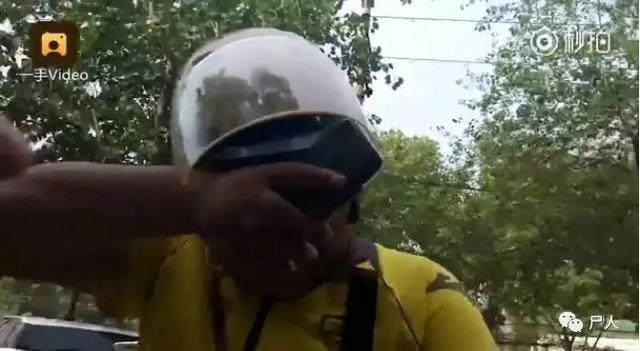 外卖小哥被要求服务 (外卖小哥的悲惨经历)