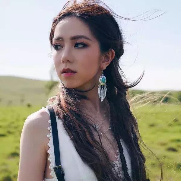 说“我的歌都有爆的潜力”的邓紫棋，才不是一个没有故事的女同学