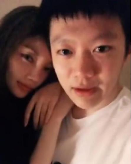 李小璐和贾乃亮9年,抵不过PGOne几个月,PGOne究竟有何魅力?