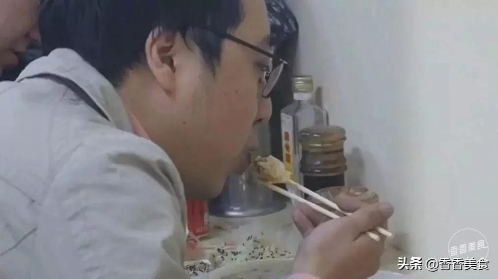 从夜市摊追到小门店，吃过这家南方锅贴才懂为什么