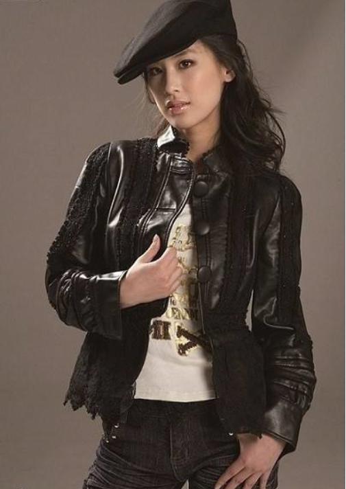 黄圣依豪门阔太脸打造指南,黄圣依现身像行走的奢侈品店