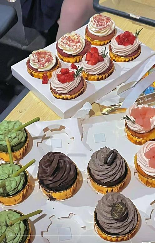 16岁李嫣近况模样大变,13岁李嫣罕见晒与闺蜜合照