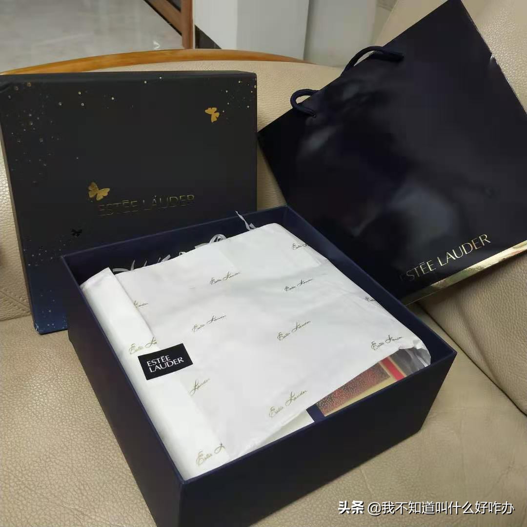 雅诗兰黛倾慕迷你唇膏套装,雅诗兰黛花样倾慕唇膏23号好看吗