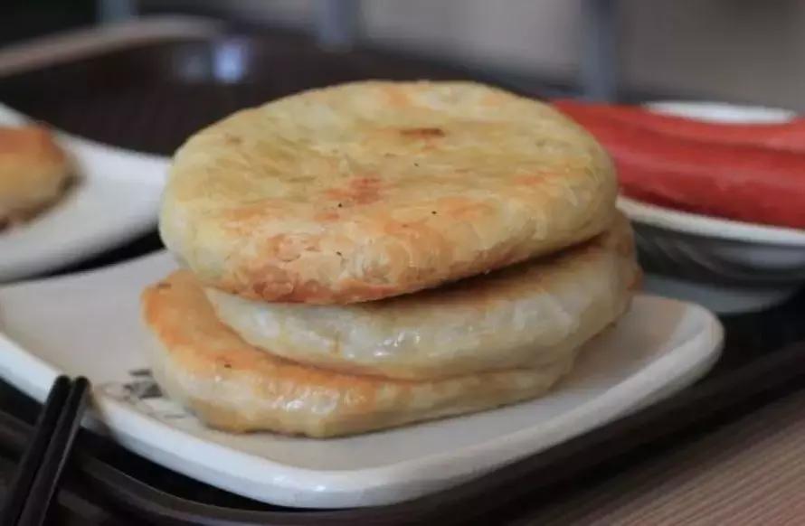 天津特色美食天津煎饼果子 (天津风味小吃三绝)
