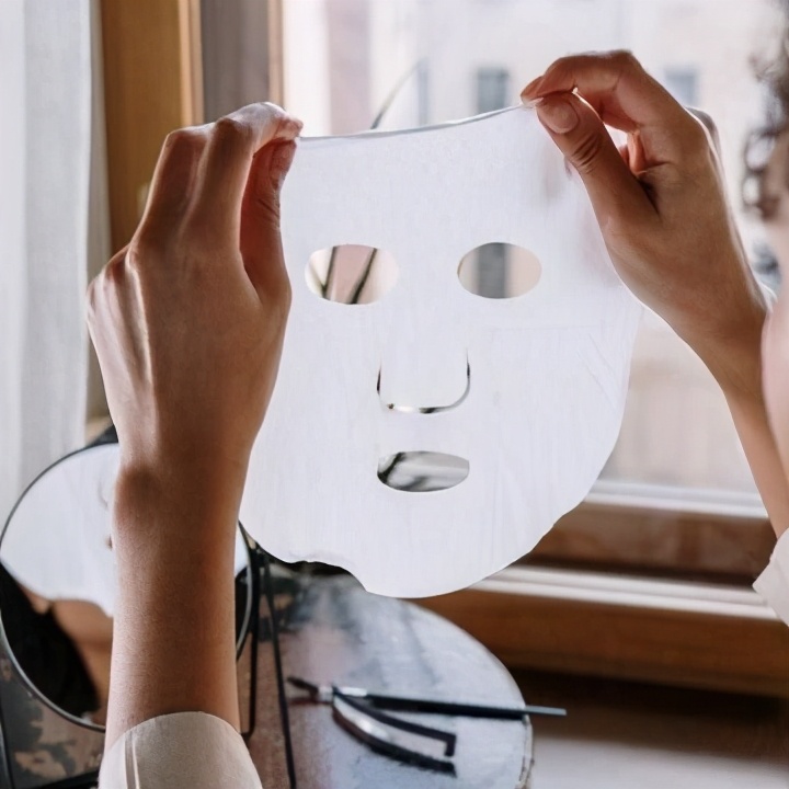 贴面膜有点小刺痛是缺水吗,脸部缺水贴面膜会刺痛是怎么回事