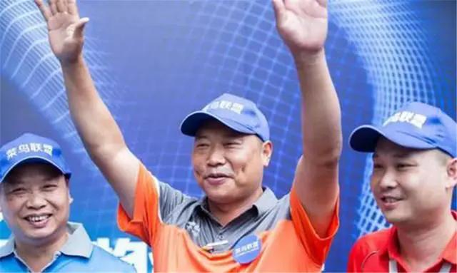 20岁时白手起家,25岁去了天堂,妻子嫁给了司机,公司归了大舅哥