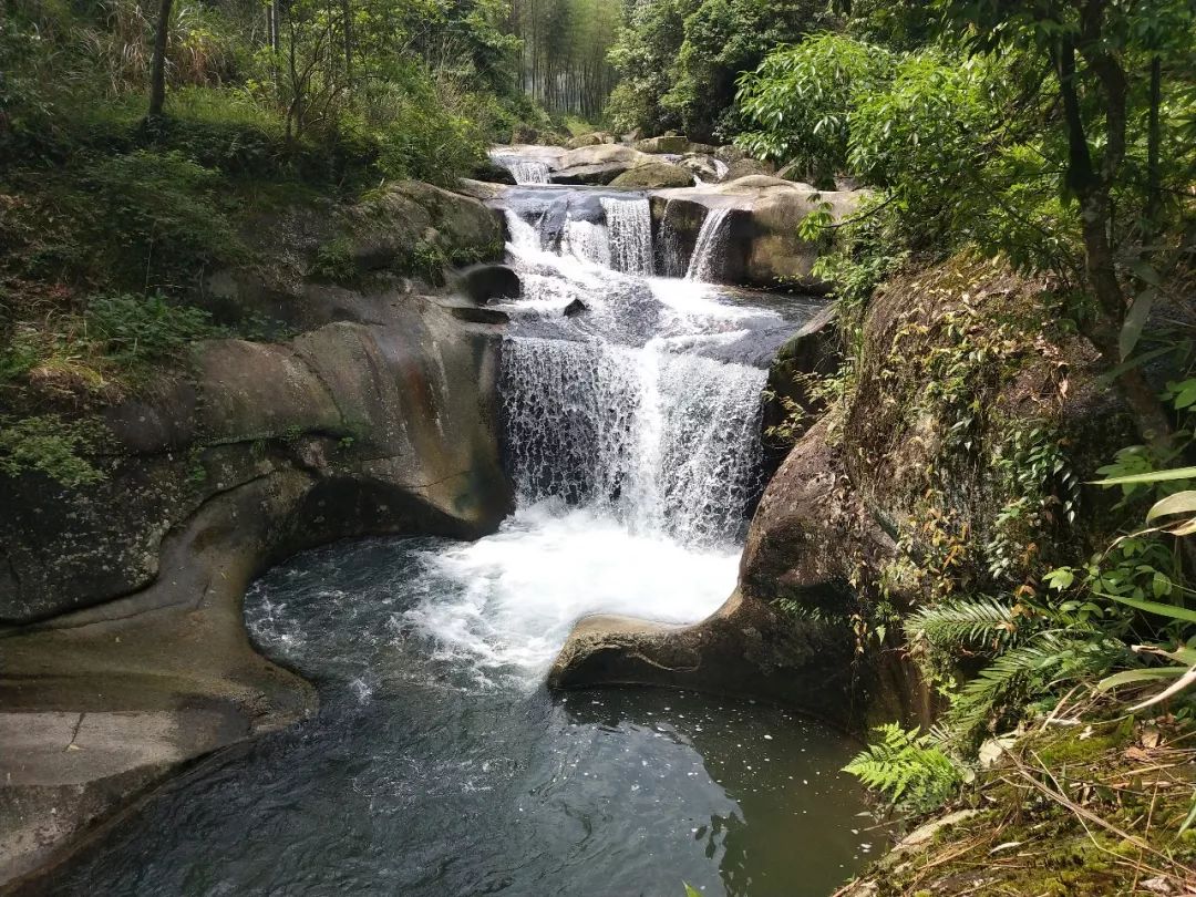 瓒婂煄宀ぇ宄¤胺缇庢櫙,妗傛灄鍏ㄥ窞澶ф儬鐎戝竷