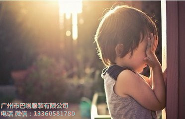 巴拉巴拉童装与班尼路童装哪个好,巴拉巴拉童装品牌介绍及定位