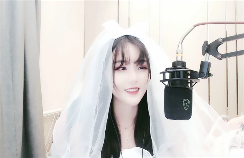 蔡萝莉合拍意外露脸,蔡萝莉婚纱照