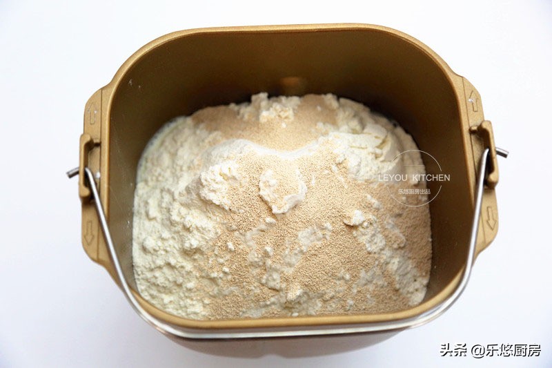 酥脆的麻花怎么和面做,和麻花一样的面包