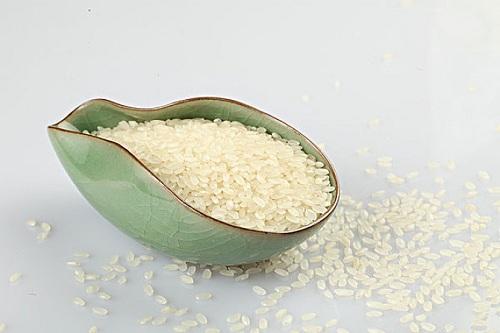 淘米水洗头发的正确方法和视频,淘米水洗头发的正确方法加陈皮