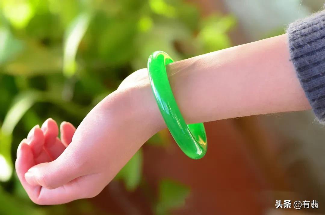 翡翠不属于玉吗,翡翠为什么不叫宝石