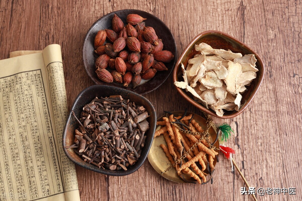 小儿支气管肺炎发热咳嗽吃什么药,小儿肺炎好了一星期又发烧