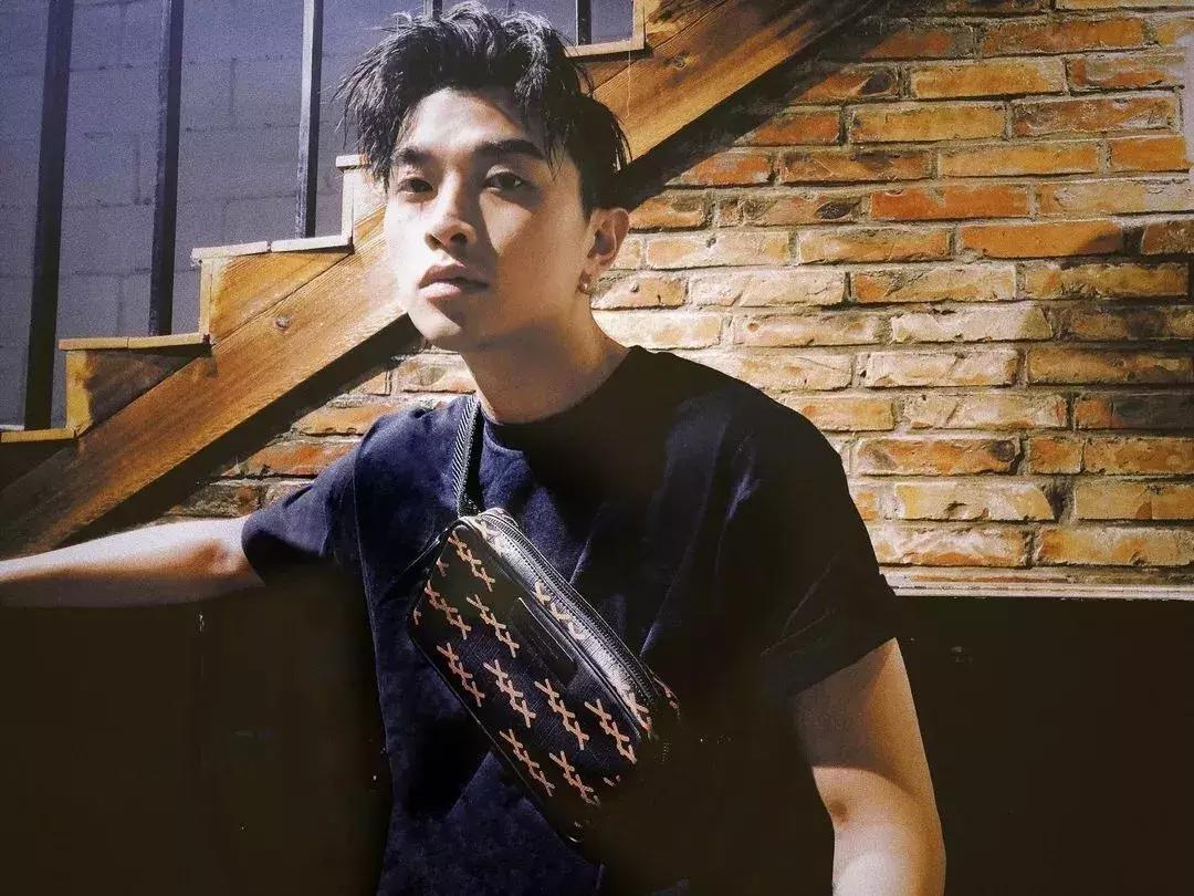 XXOO已经过时了,直男们现在最爱的是XXX!