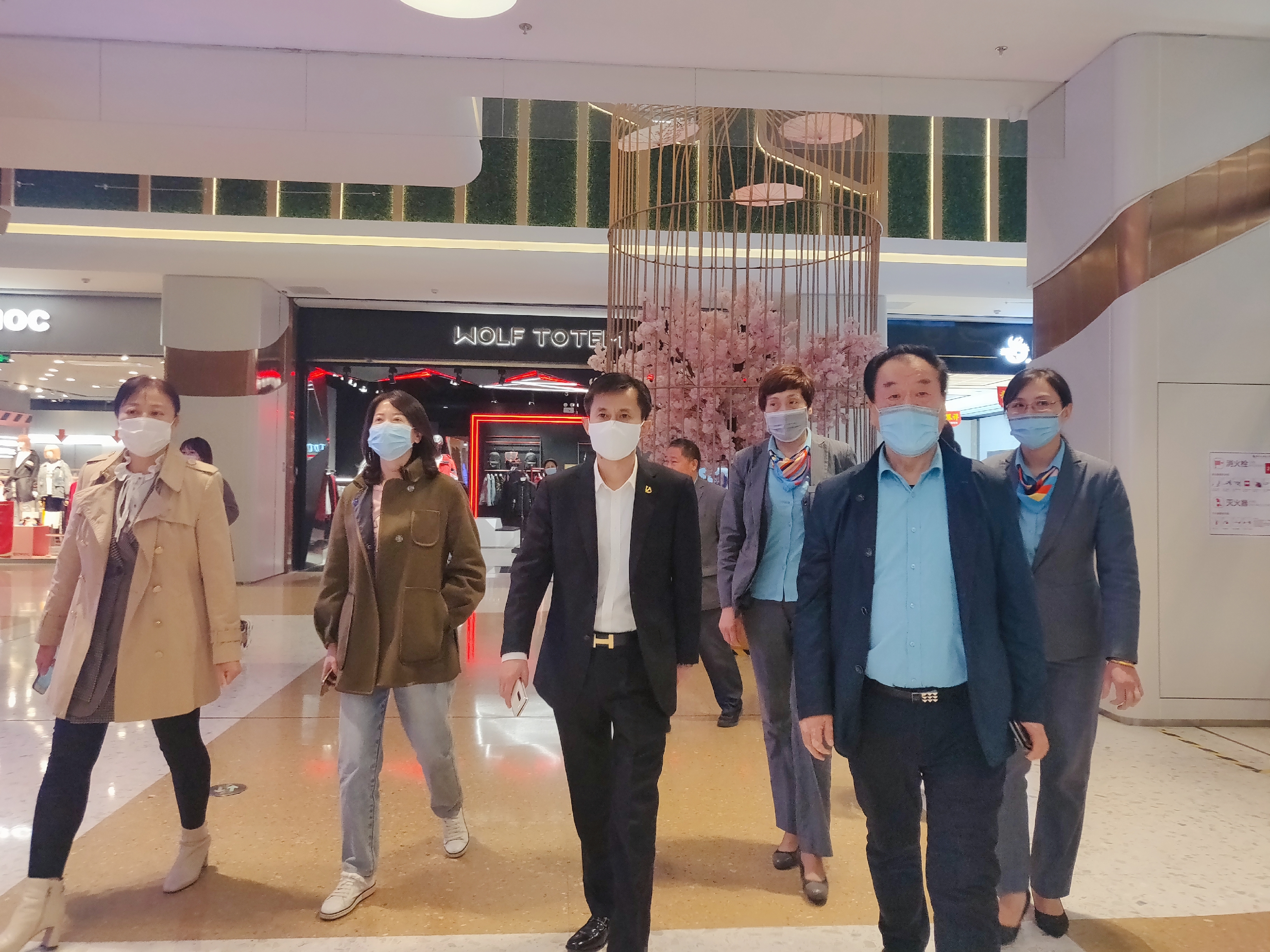 欧亚集团周总一行视察欧亚大观乐活城