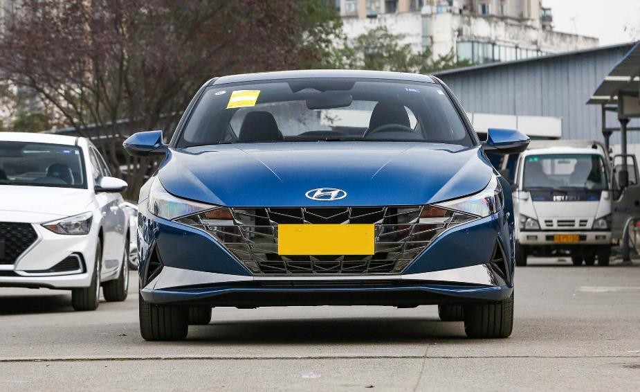 七八万自动挡新车推荐哪款车好开,5万元有天窗自动挡最省油的轿车