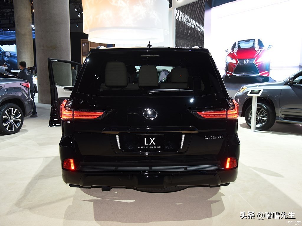 军绿色雷克萨斯lx570最顶配,雷克萨斯lx570坦克掉头沙漠