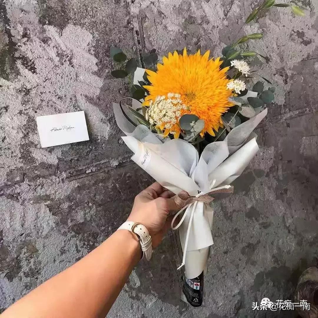 教师节应该送老师什么花用纸叠,教师节送花送什么花图片