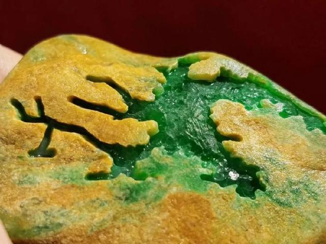 大马坎玻璃种翡翠原石图片,捡到大马坎原石