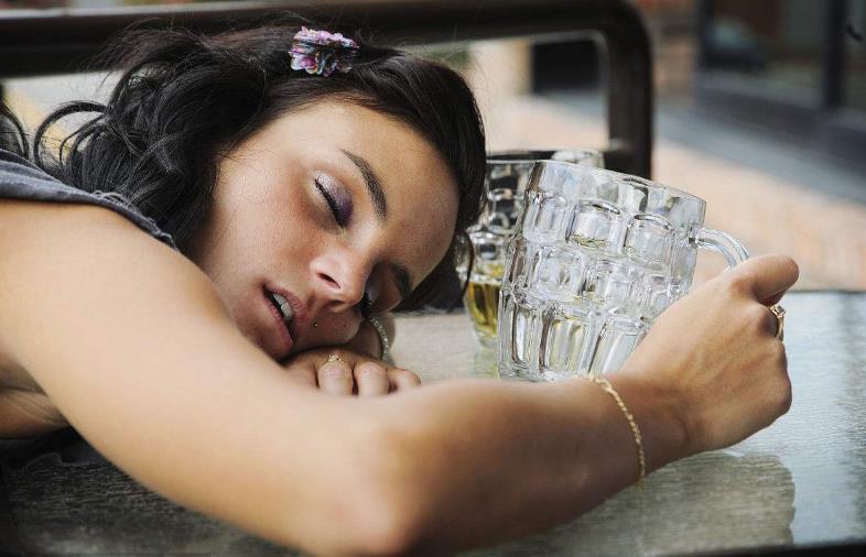 喝多了酒犯法需要承担责任吗,喝多的人用承担刑事责任吗