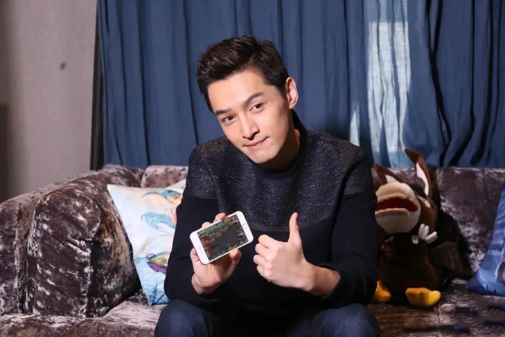 拍照姿势大全男生对镜子超清,男生在花海怎么拍照姿势好看