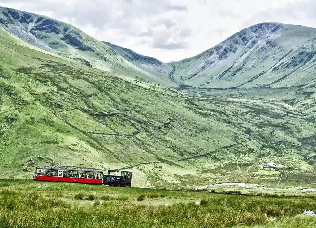 恬静乡村，摇滚乐调，古城烟雨……这里有你不知道的多面英伦