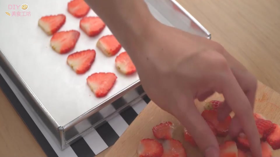 干草莓巧克力怎么做,草莓巧克力零食