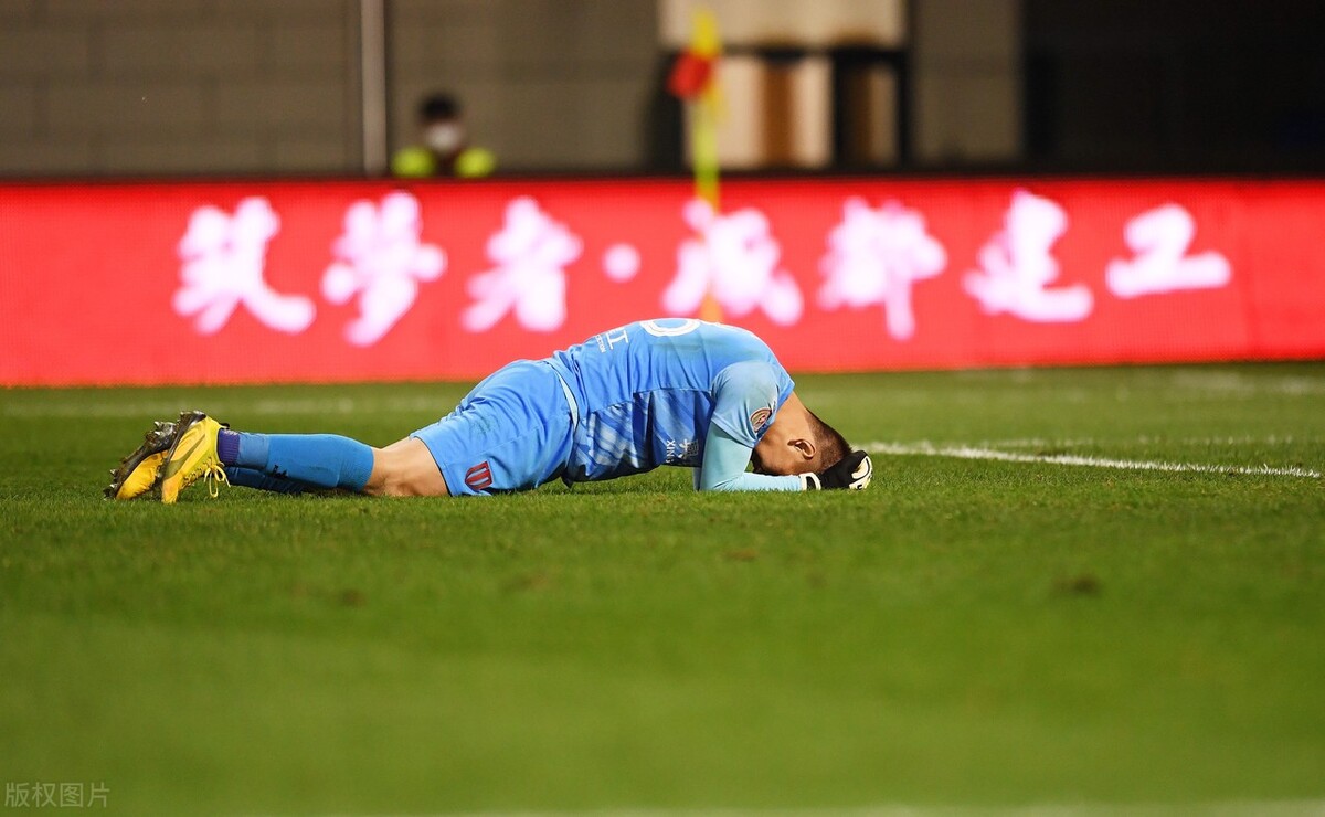 张一诺丢球,张一诺还在踢球吗