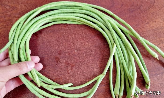 豇豆炒了做包子馅,豇豆馅素包子蒸几分钟