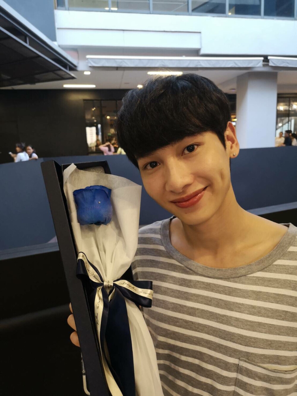 他泰让人一眼万年的外观:妞的鼻尖痣泡芙的笑眼文总的手