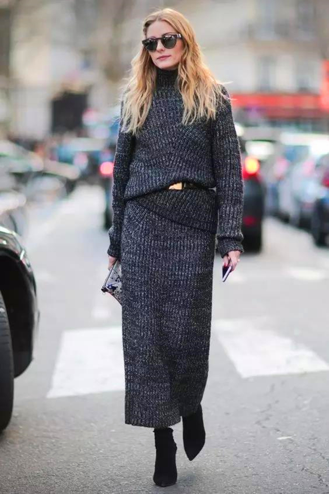 今冬火了一种裙子:叫“毛衣裙”,温暖舒适又时髦,秋天穿好适合