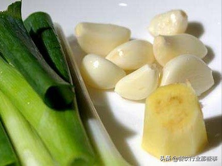 红烧鸡怎么烧又嫩又入味,红烧鸡怎么能出味