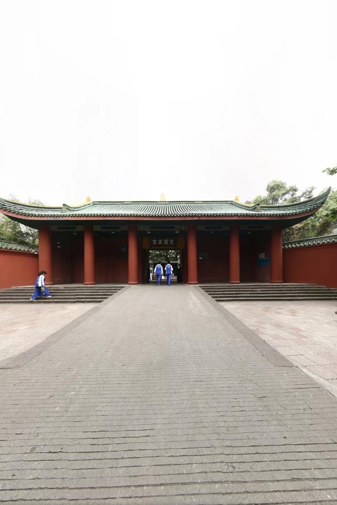 成都即将建成的超级地标,成都东安新城300米地标